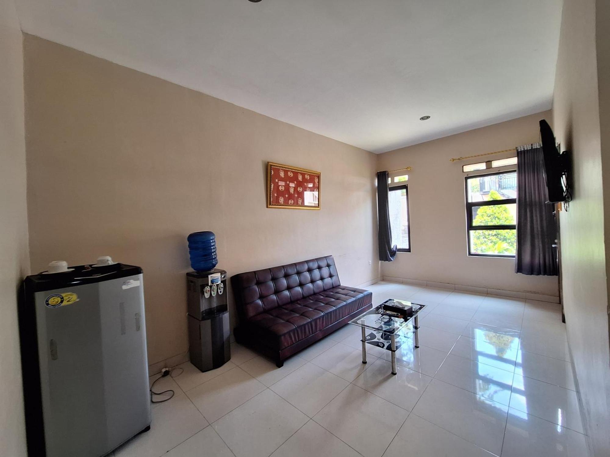 Urbanview Hotel Inkoppabri Cisarua Puncak Ngoại thất bức ảnh