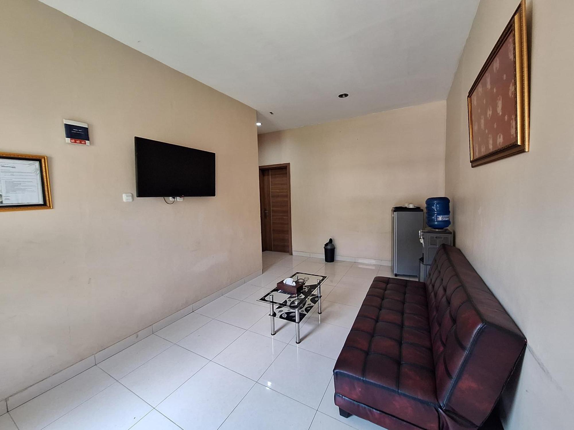 Urbanview Hotel Inkoppabri Cisarua Puncak Ngoại thất bức ảnh