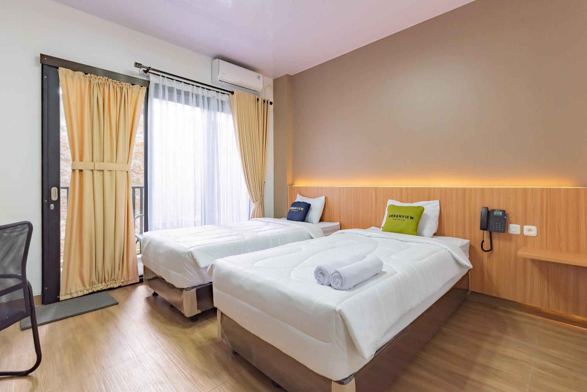 Urbanview Hotel Inkoppabri Cisarua Puncak Ngoại thất bức ảnh