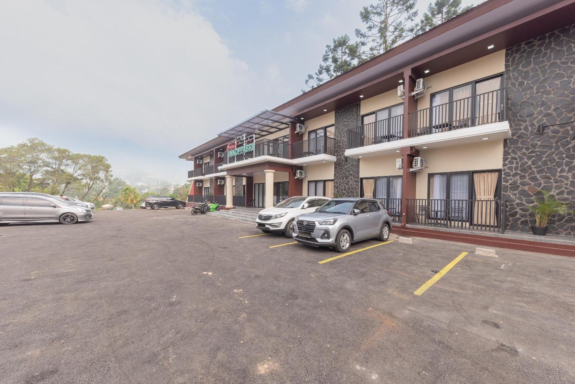 Urbanview Hotel Inkoppabri Cisarua Puncak Ngoại thất bức ảnh