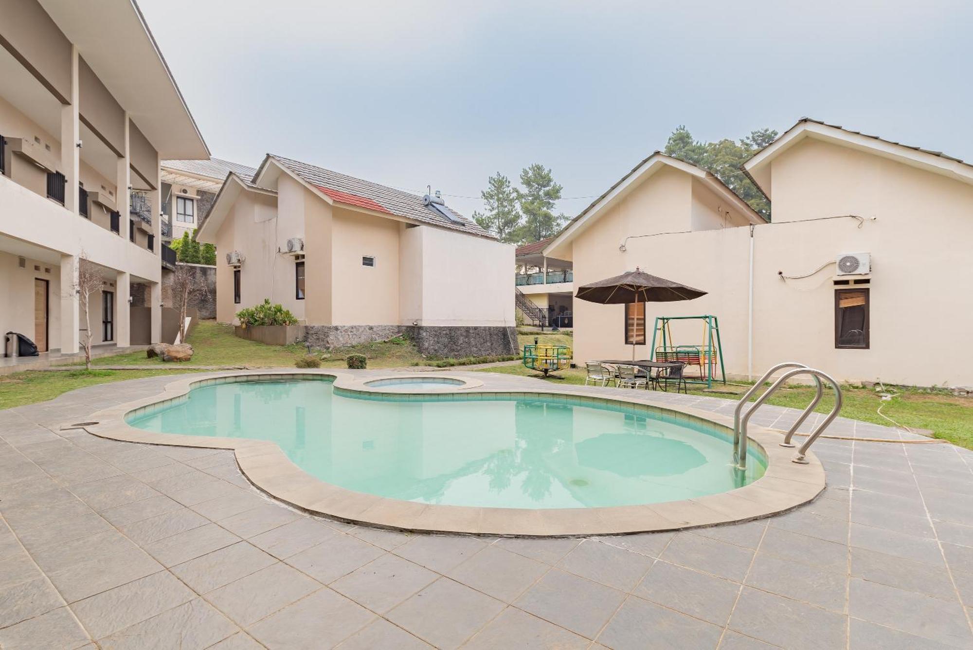 Urbanview Hotel Inkoppabri Cisarua Puncak Ngoại thất bức ảnh