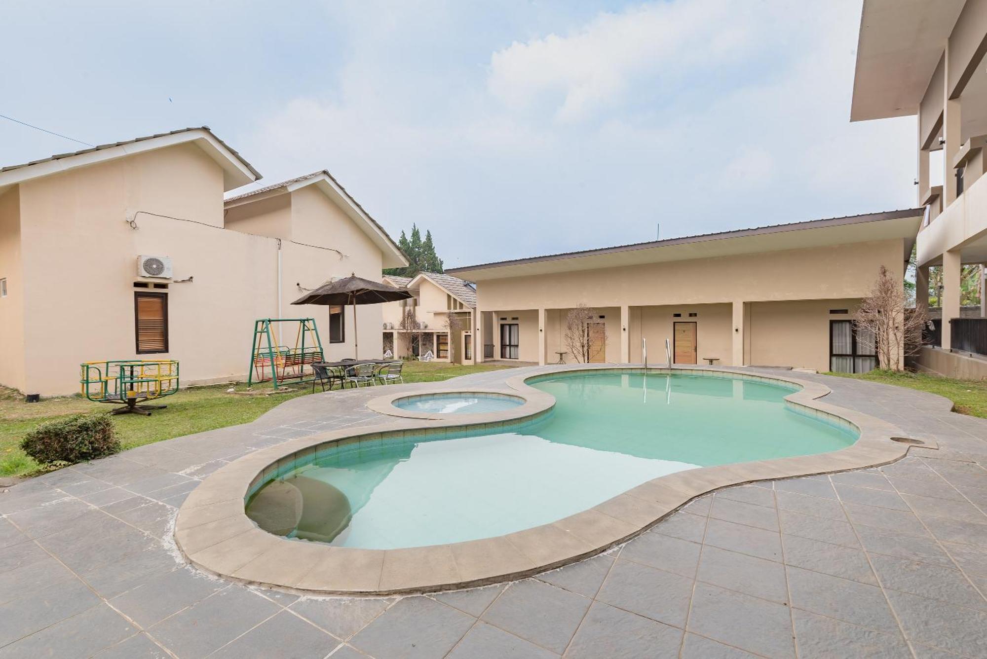 Urbanview Hotel Inkoppabri Cisarua Puncak Ngoại thất bức ảnh